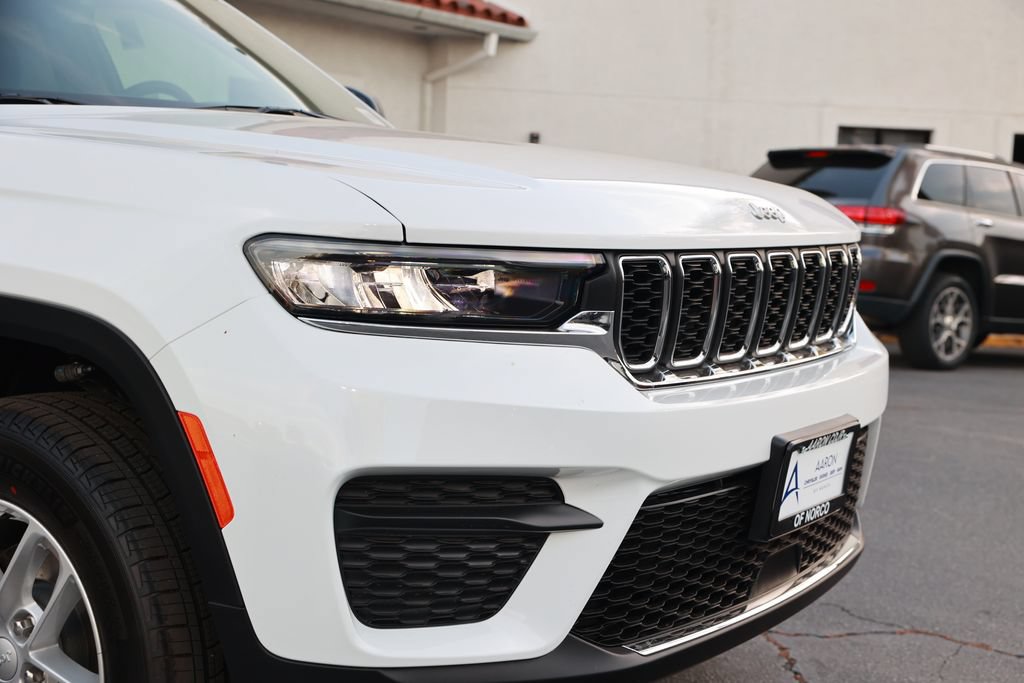 New 2026 Jeep Grand Cherokee Laredo RWD image 7