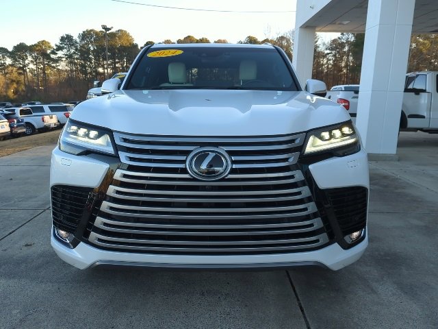 Used 2024 Lexus LX 600 4WD w/ Luxury Package image 2