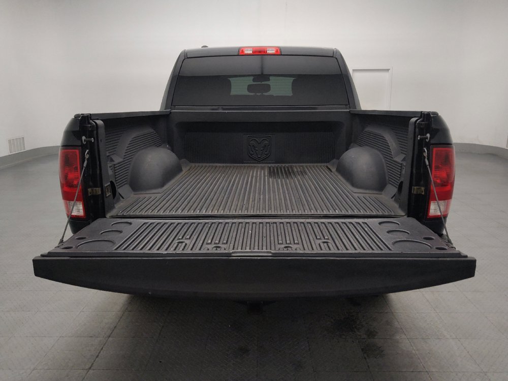 Used 2017 RAM 1500 Express RWD image 29