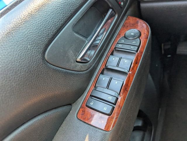 Used 2012 Chevrolet Avalanche LTZ image 33