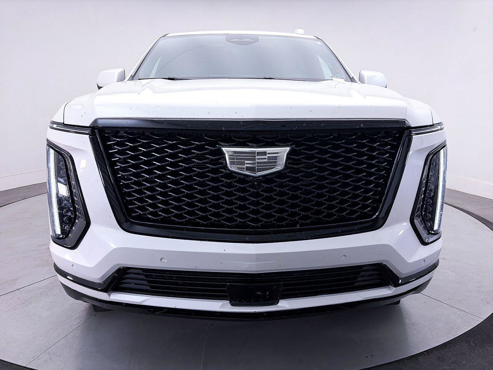 Used 2025 Cadillac Escalade ESV Sport AWD/4WD image 14