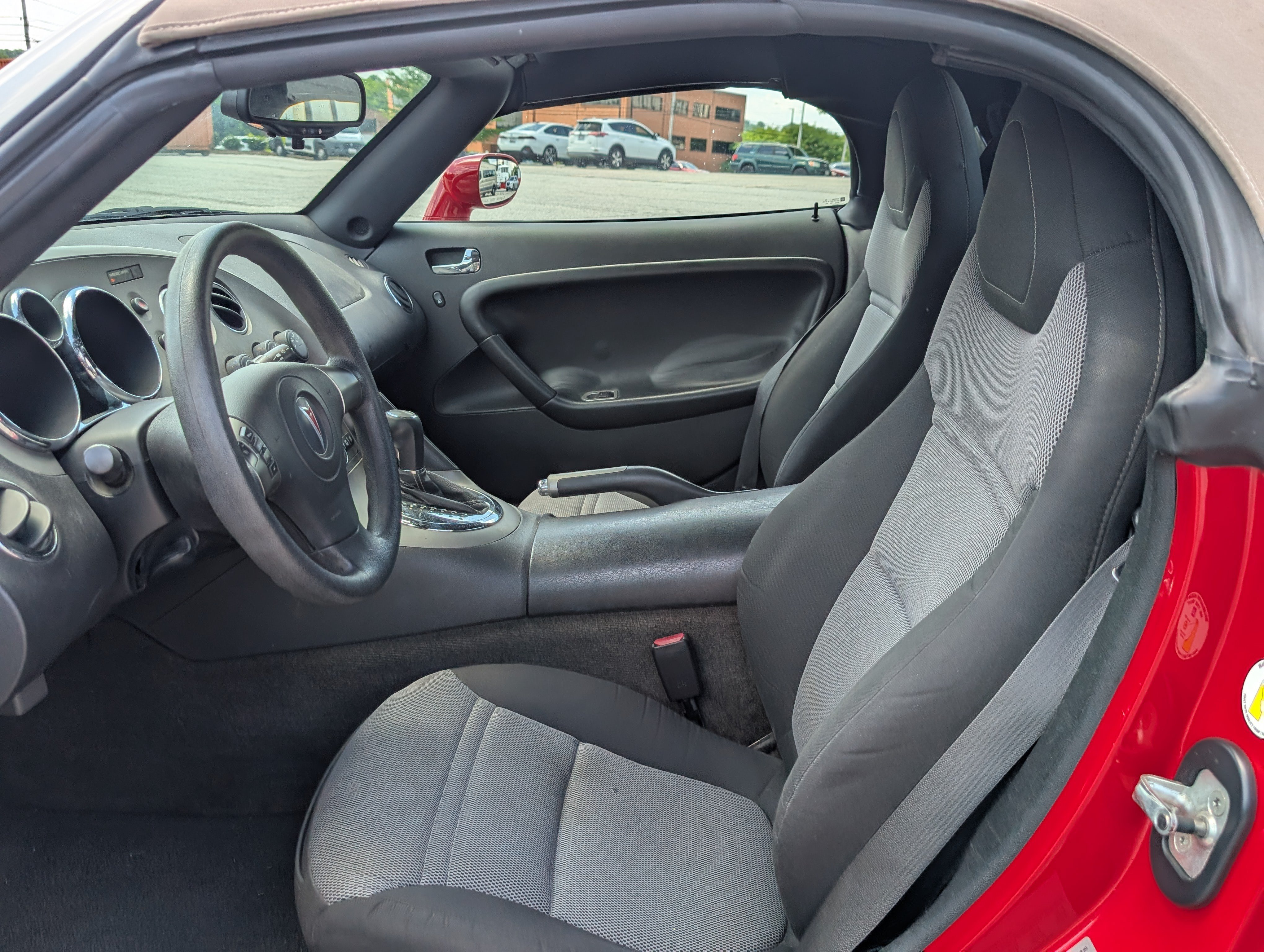 Used 2008 Pontiac Solstice Convertible w/ Preferred Package RWD image 12