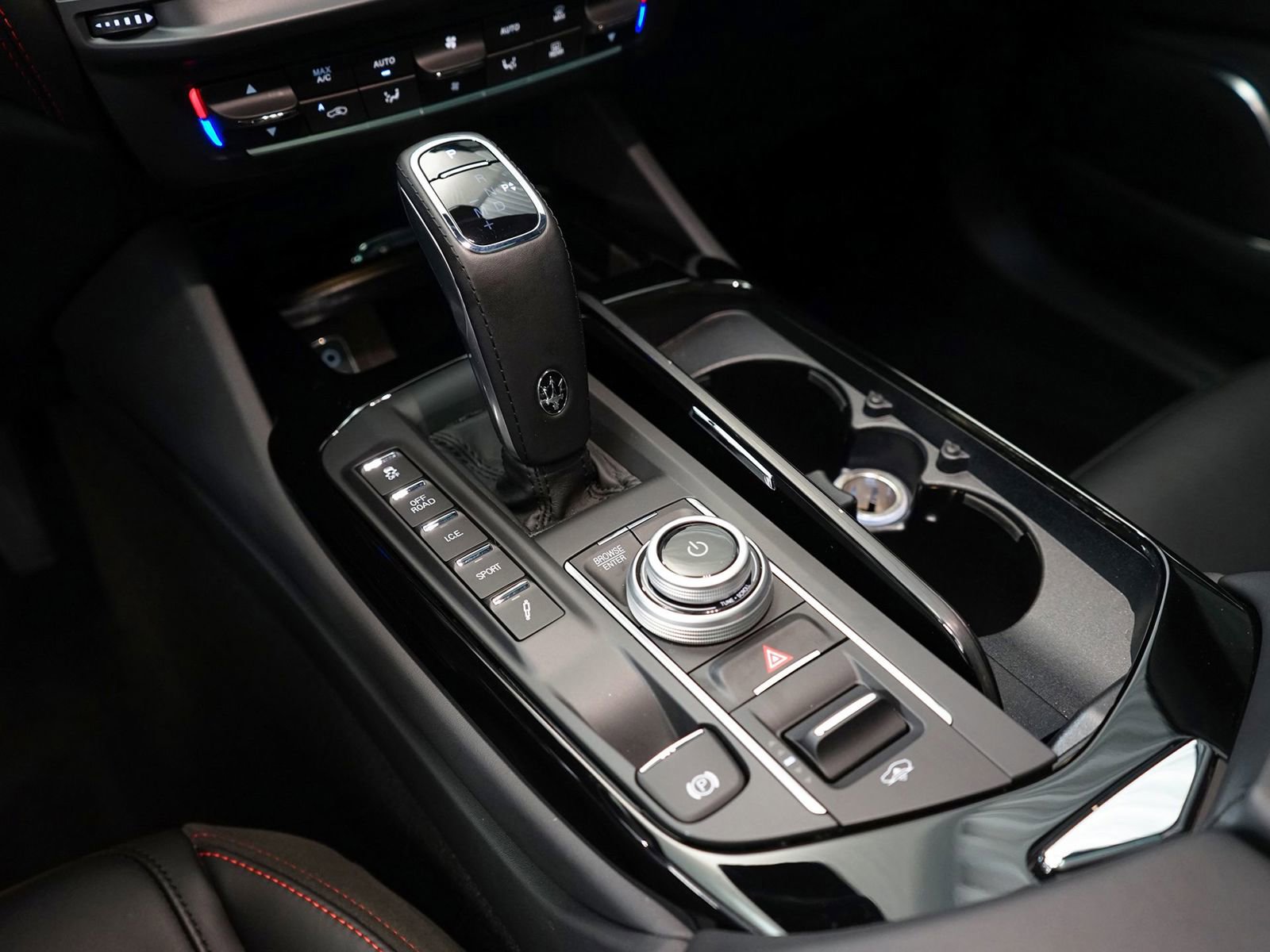 Used 2024 Maserati Levante GT Ultima image 20