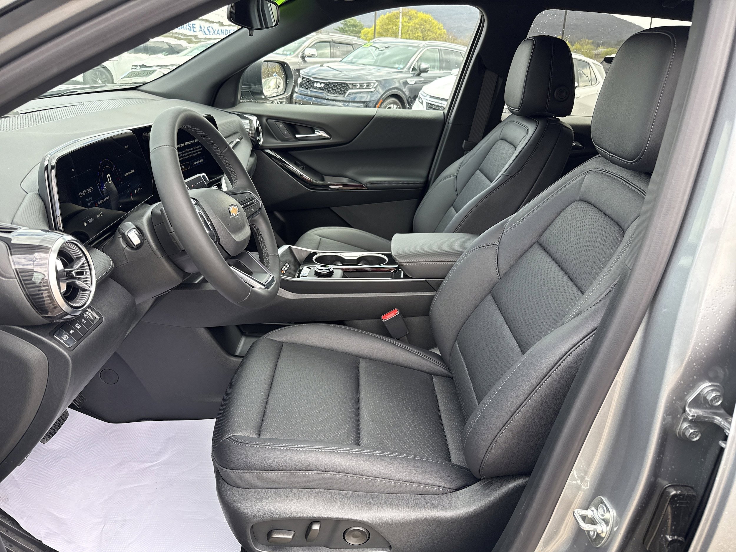 New 2026 Chevrolet Equinox LT w/ Convenience Package II image 14