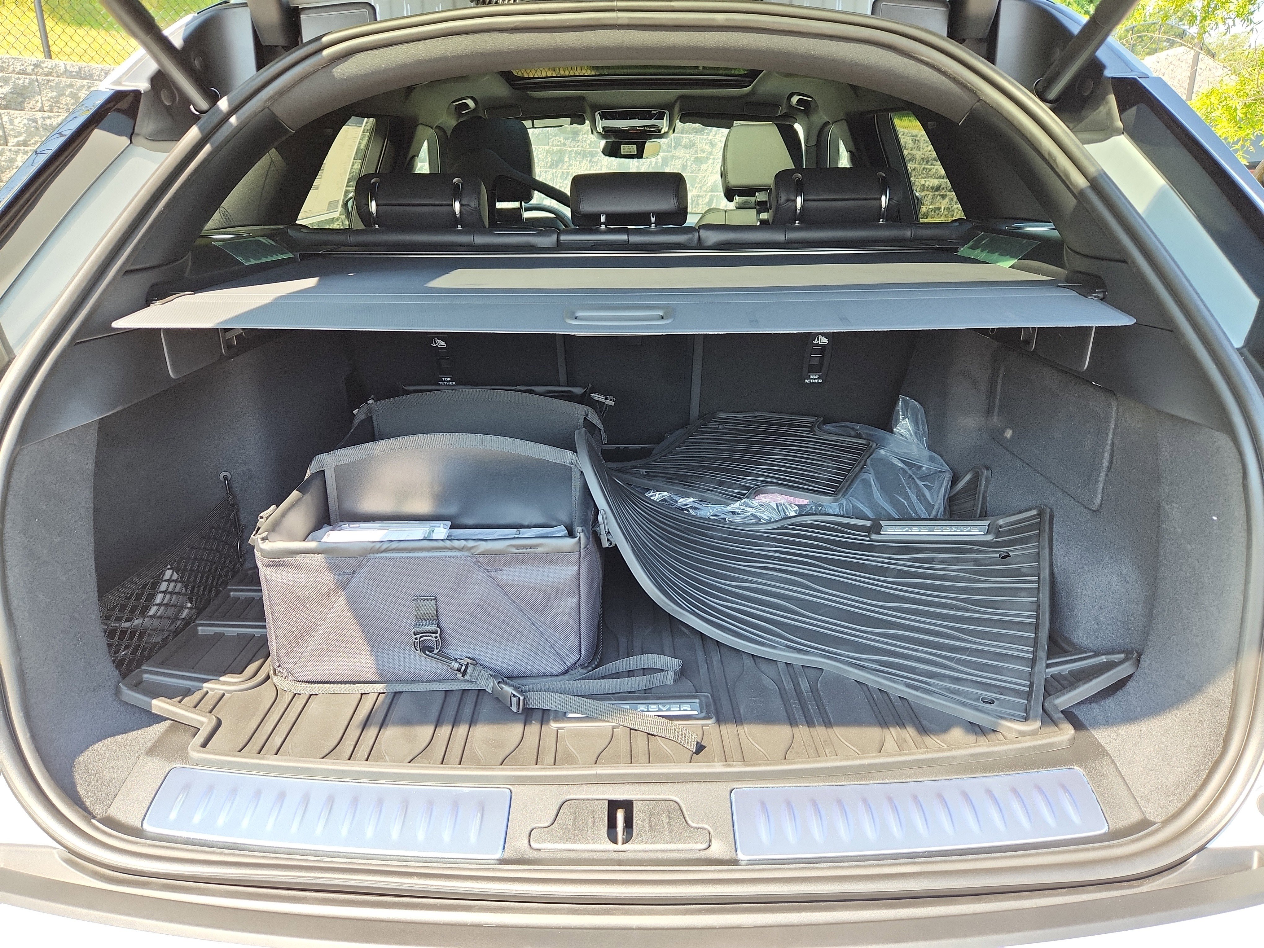New 2026 Land Rover Range Rover Velar Dynamic SE image 13