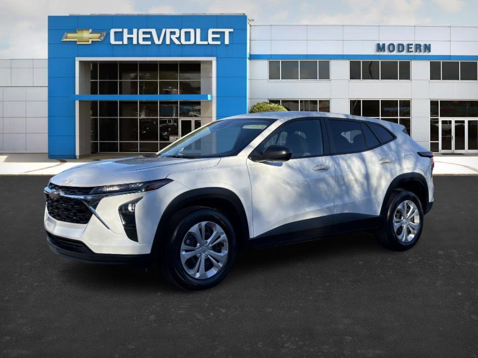 Certified 2025 Chevrolet Trax LS image 1