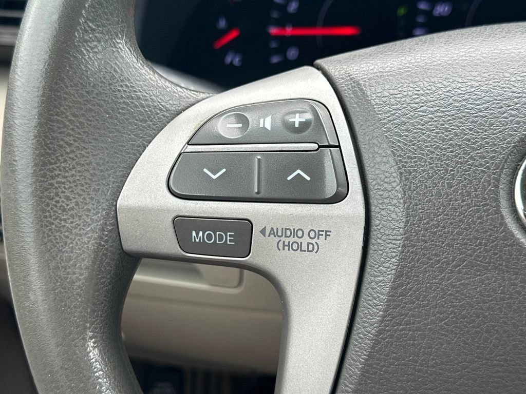 Used 2010 Toyota Camry LE FWD image 21