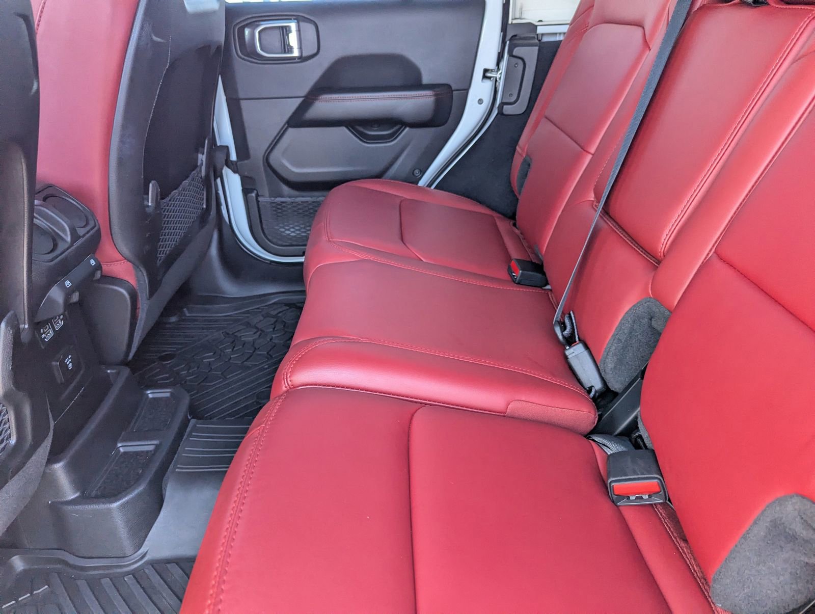 Used 2024 Jeep Wrangler Rubicon 392 image 15