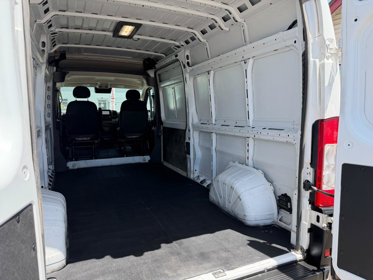 Used 2024 RAM ProMaster 2500 w/ Convenience Group FWD image 28