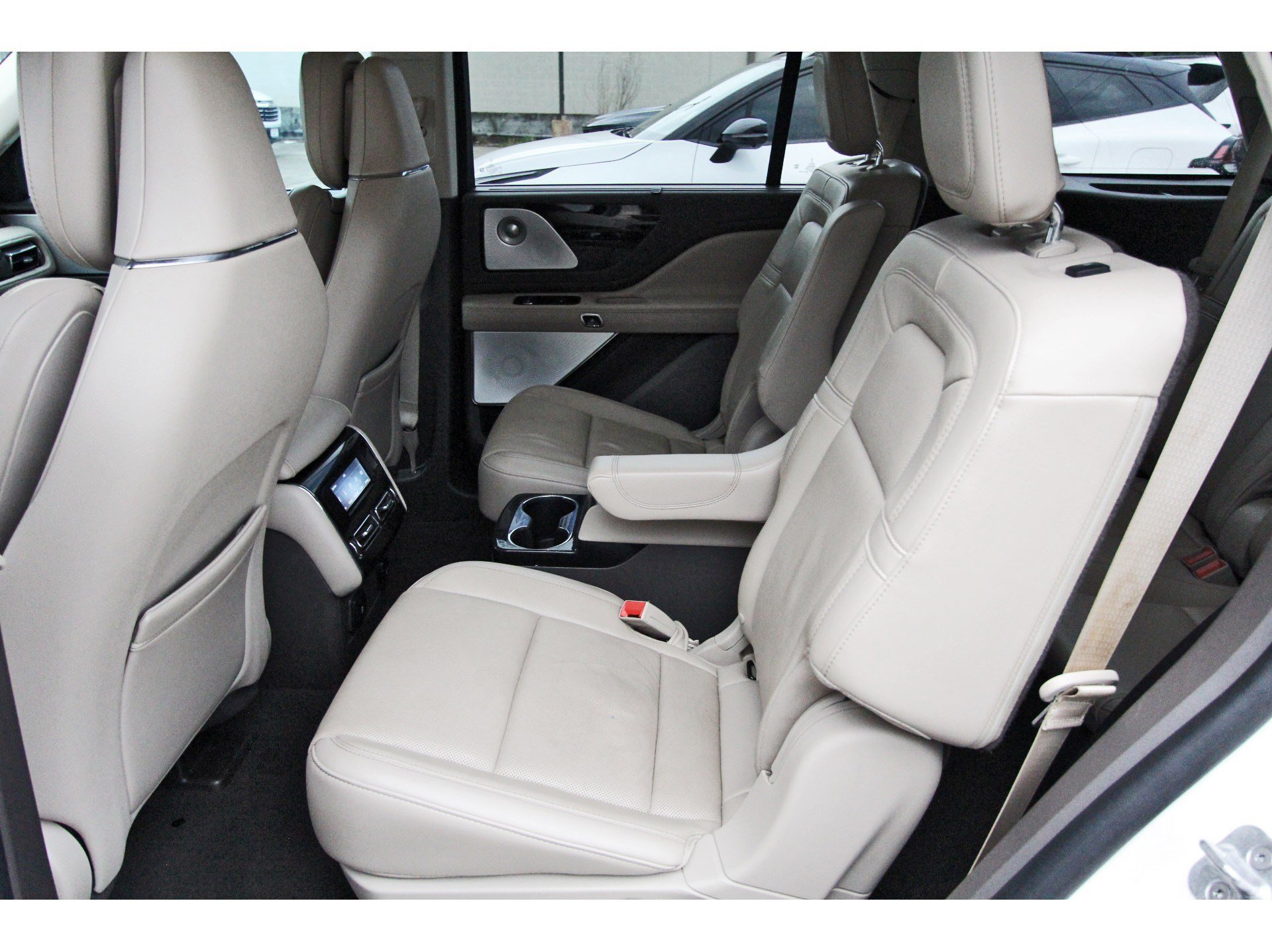 Used 2022 Lincoln Aviator Reserve w/ Equipment Group 201A RWD image 10