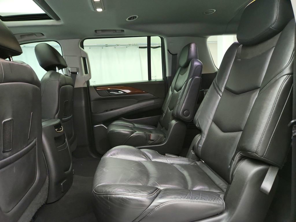 Used 2019 Cadillac Escalade ESV Luxury image 28