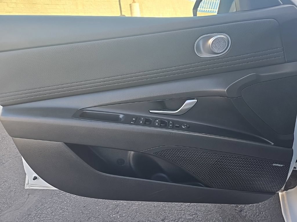 Used 2025 Hyundai Elantra Limited FWD image 39