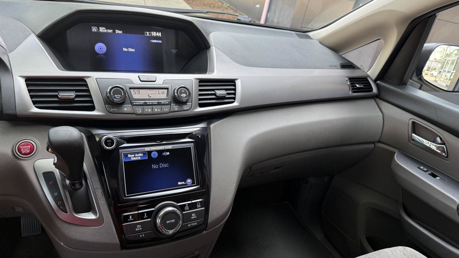Used 2016 Honda Odyssey SE image 23