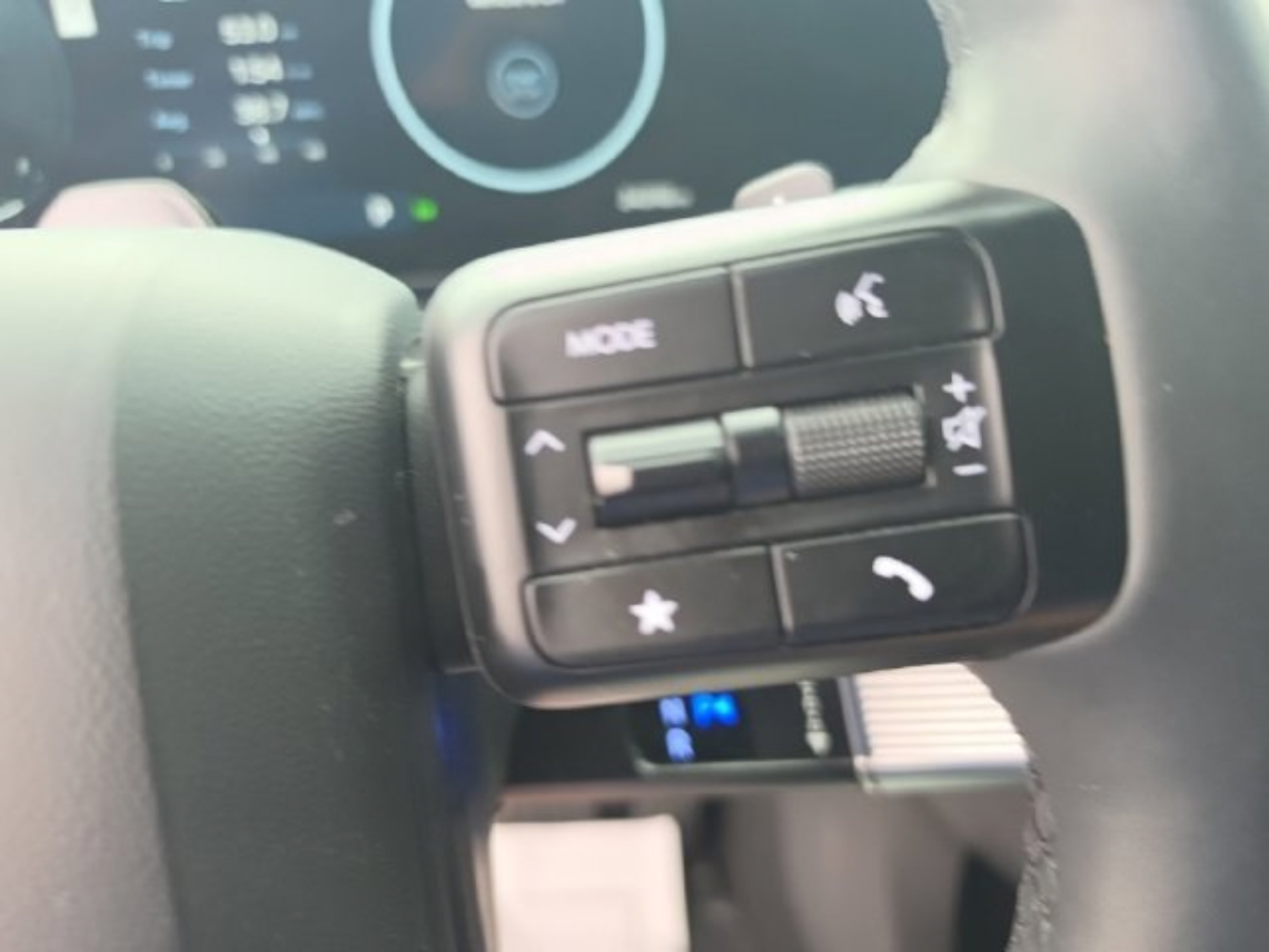 Used 2025 Hyundai Santa Fe Calligraphy FWD image 14