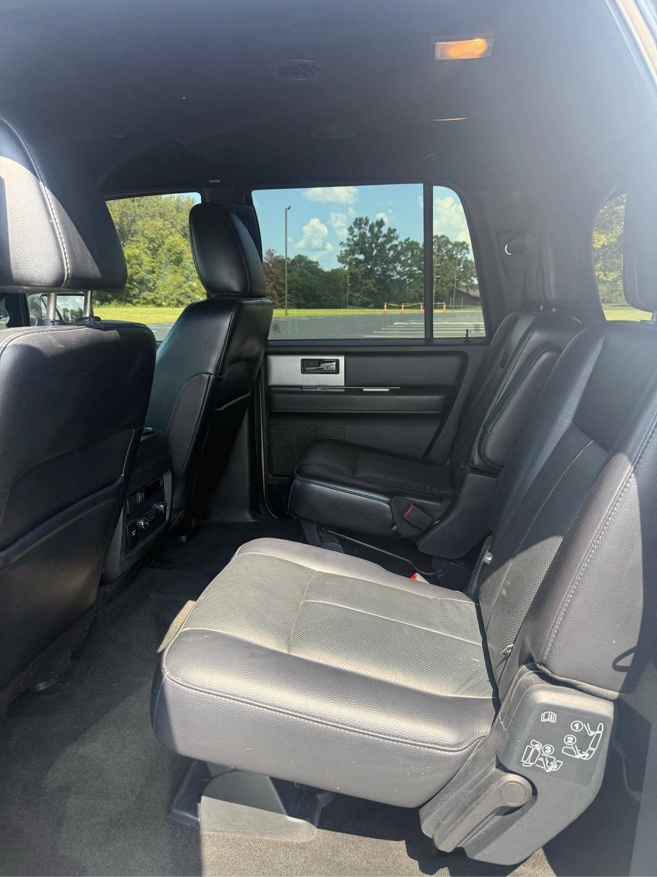 Used 2017 Ford Expedition EL XLT w/ Equipment Group 202A AWD/4WD image 13