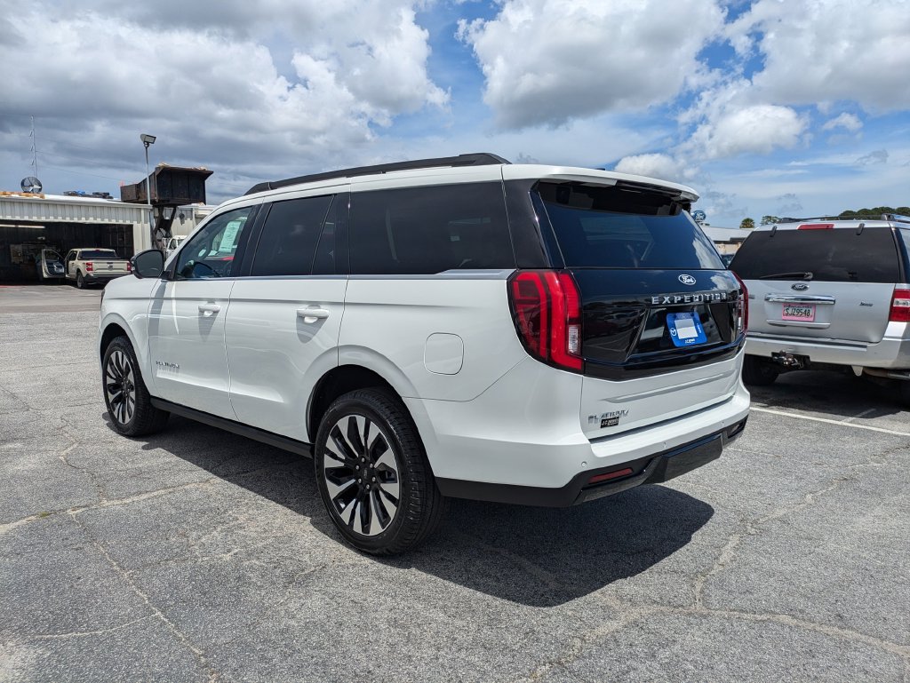 New 2027 Ford Expedition Platinum w/ Driver's Package RWD image 6