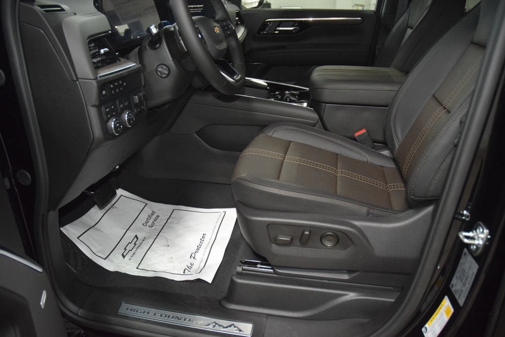 New 2026 Chevrolet Suburban High Country AWD/4WD image 39