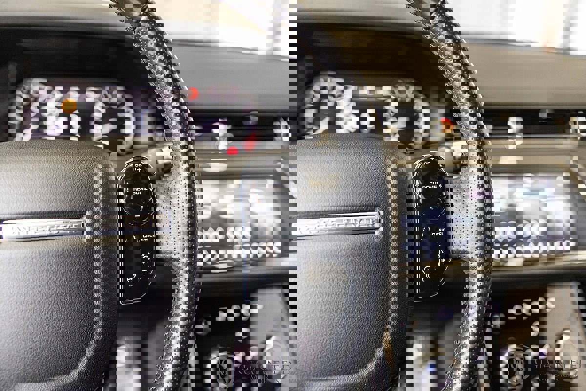 Used 2020 Land Rover Range Rover Evoque R-Dynamic S image 24