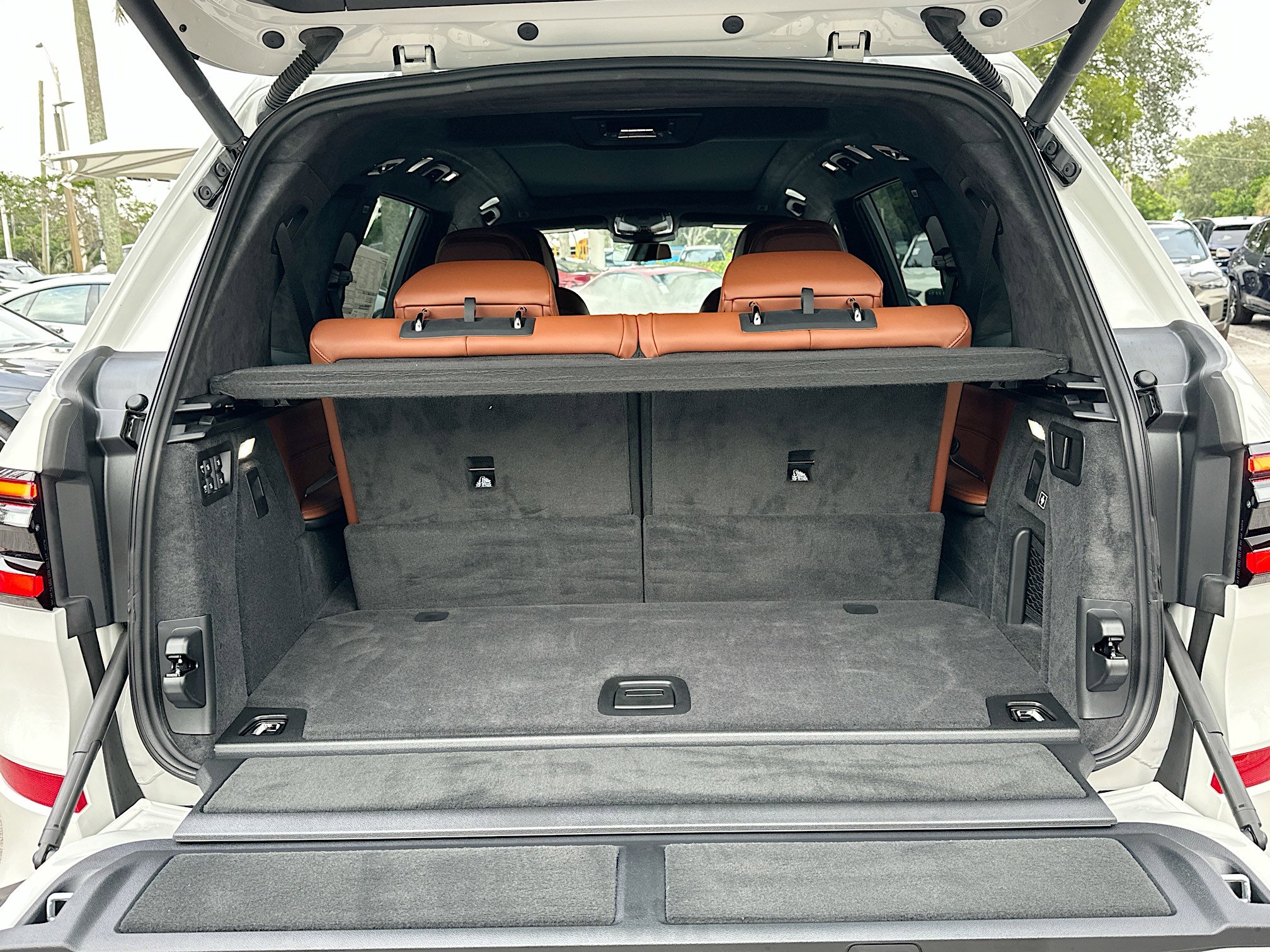 New 2026 BMW X7 M60i image 23