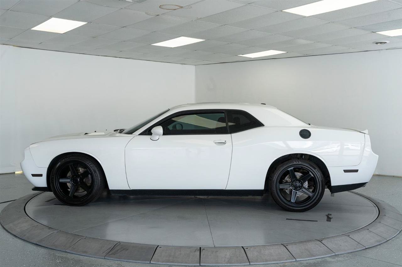 Used 2013 Dodge Challenger R/T Plus RWD image 4