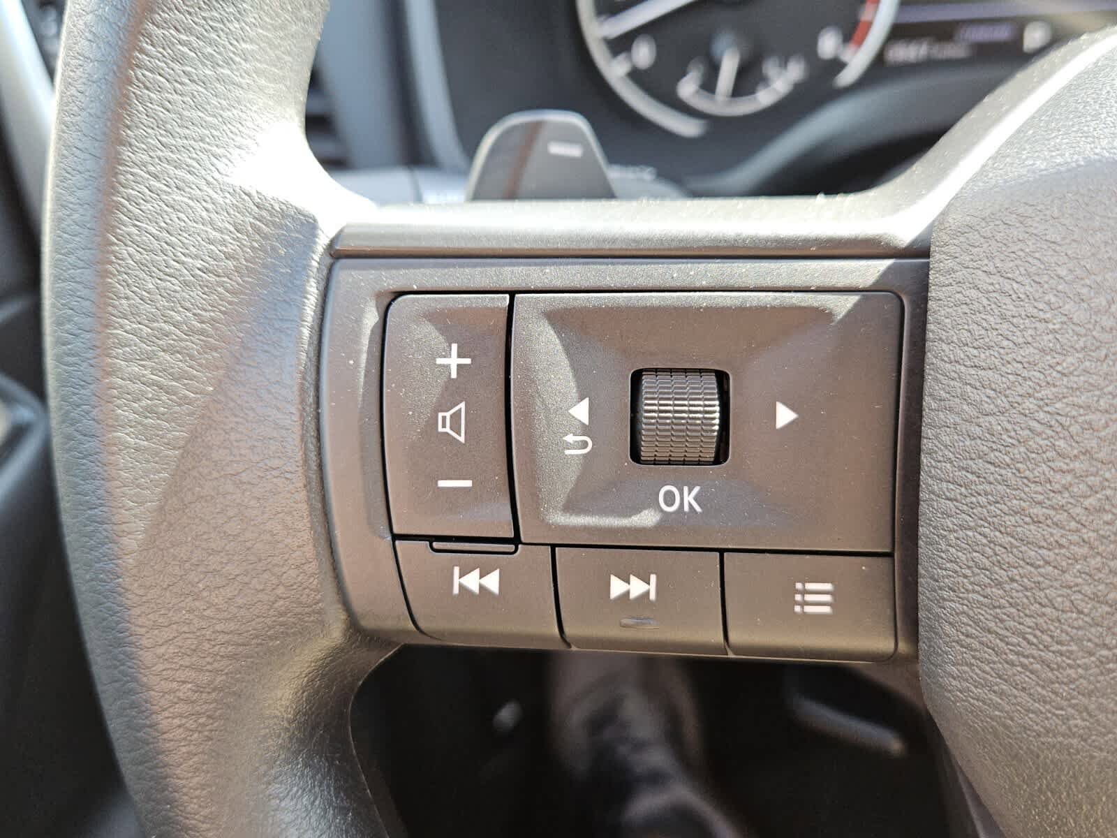 Used 2025 Nissan Rogue S FWD image 12