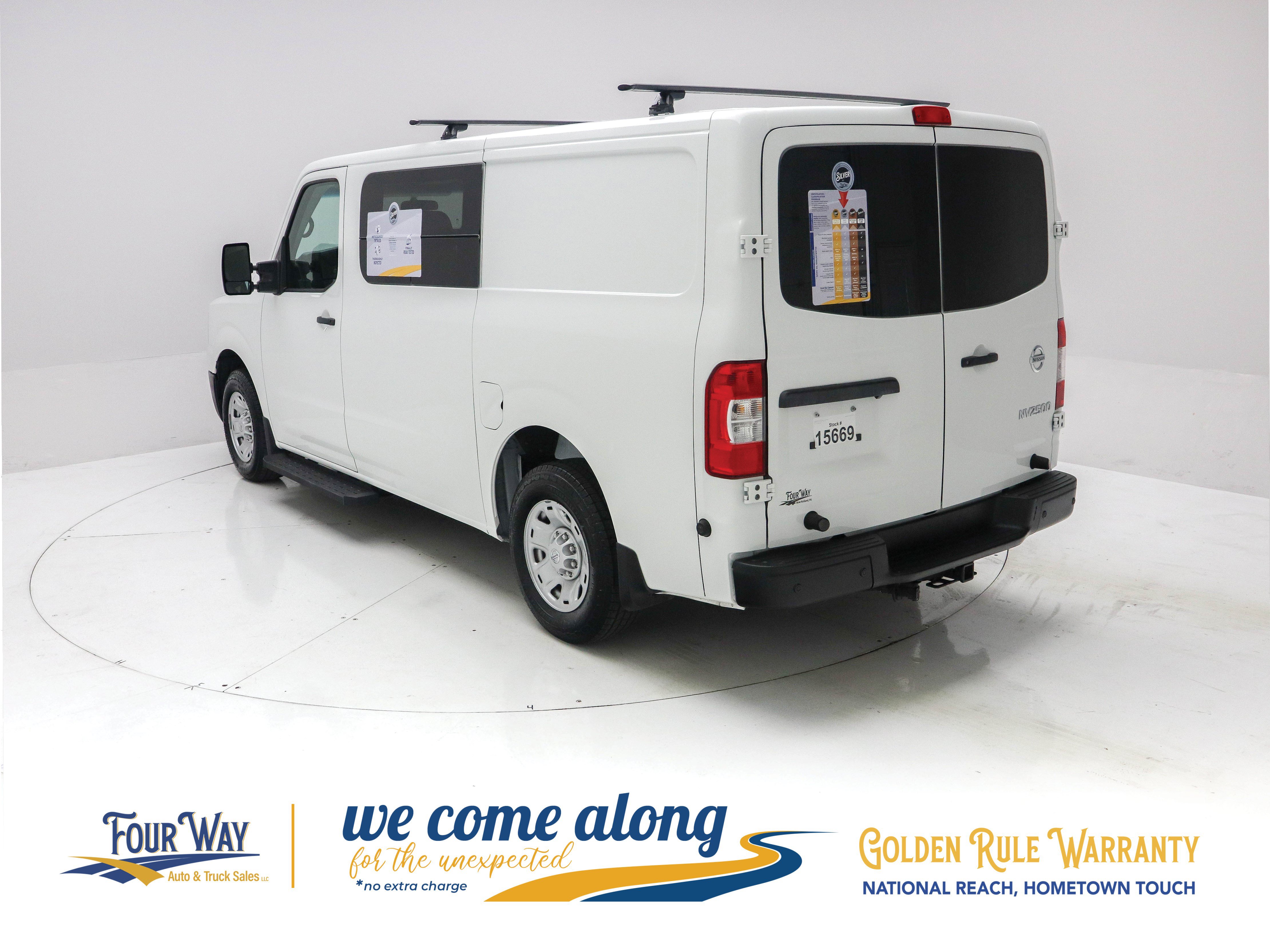 Used 2018 Nissan NV 2500 SV RWD image 6
