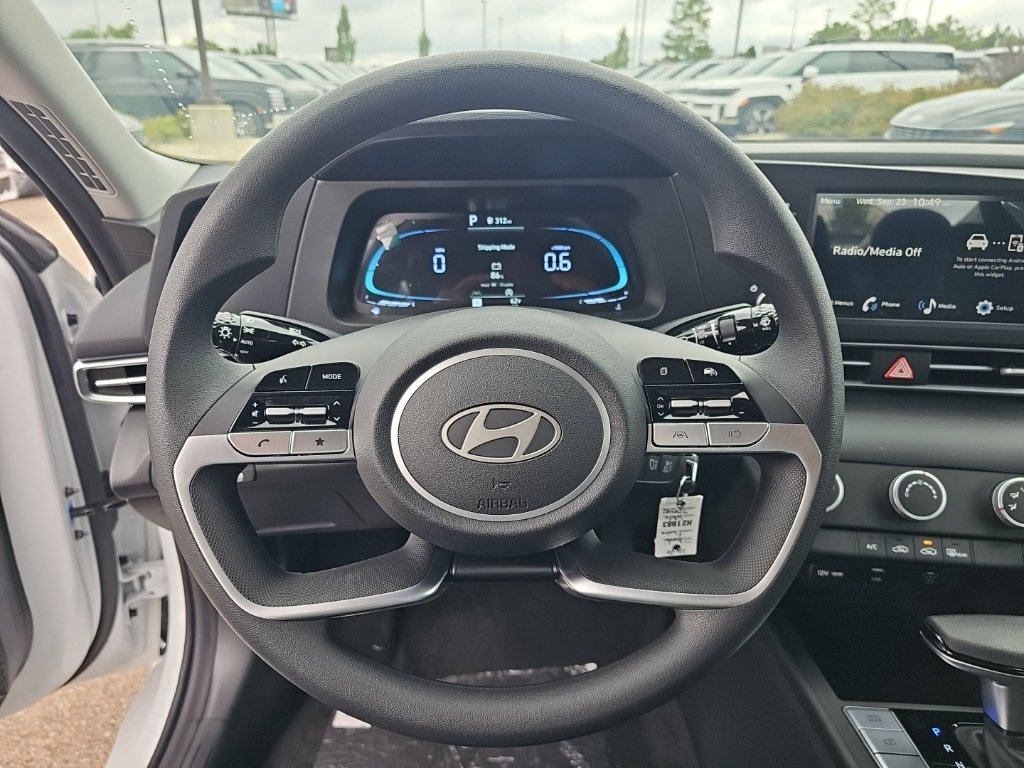 New 2026 Hyundai Elantra SE FWD image 16
