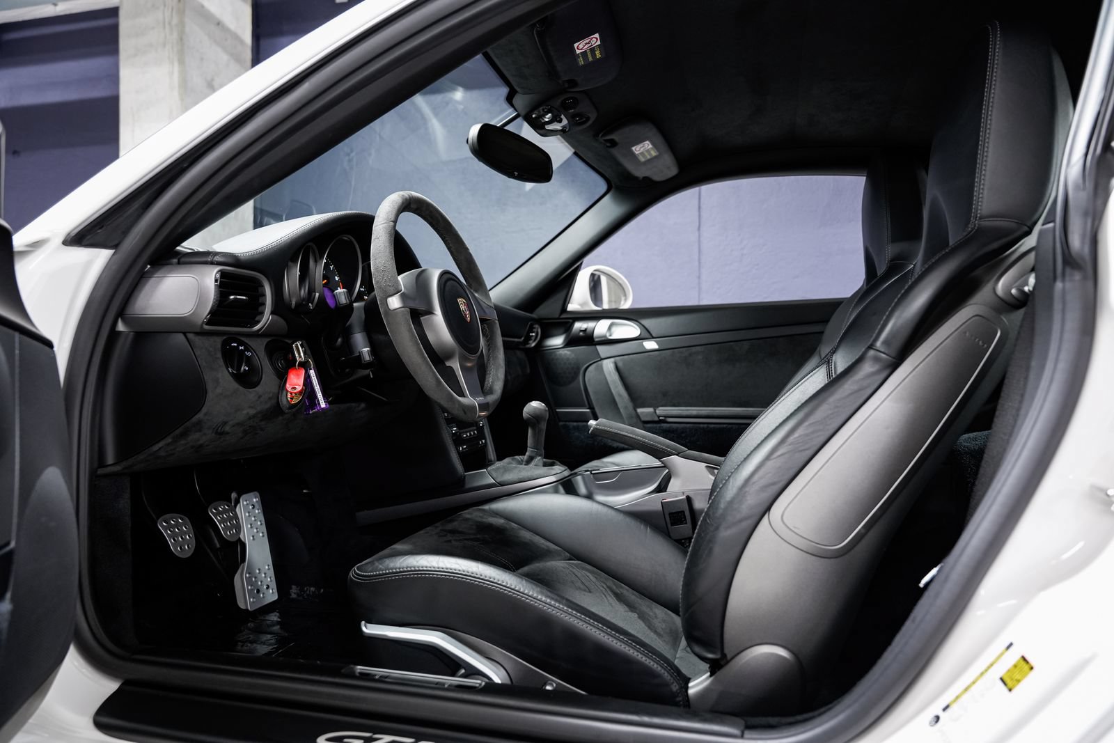 Used 2010 Porsche 911 GT3 RWD image 17