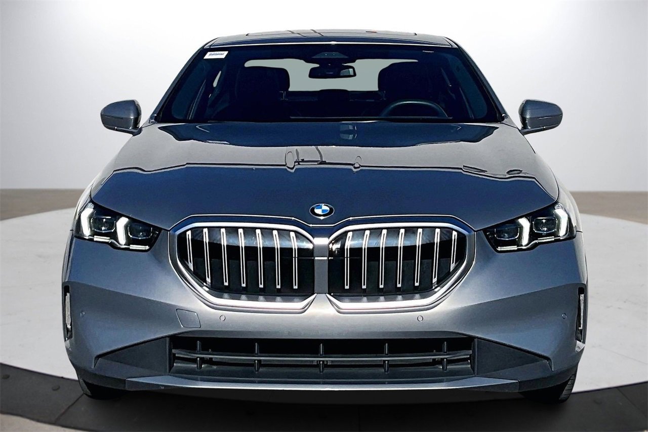 Used 2024 BMW 530i w/ Premium Package image 3
