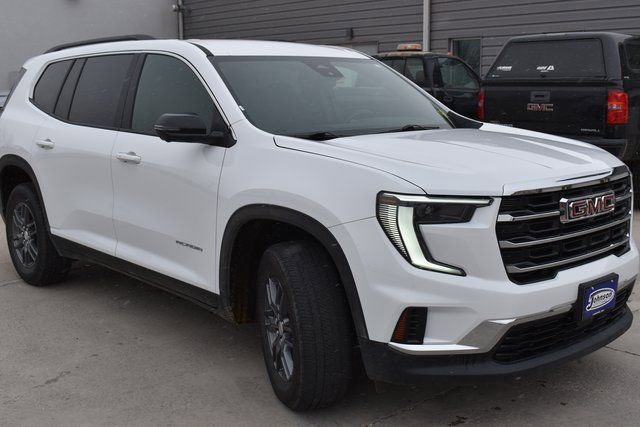 Used 2025 GMC Acadia Elevation image 3
