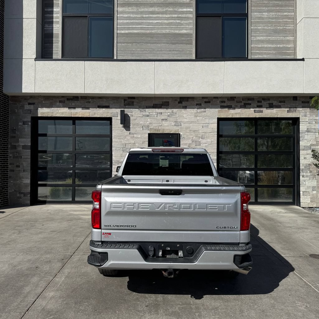 Used 2019 Chevrolet Silverado 1500 Custom w/ Custom Value Package AWD/4WD image 4