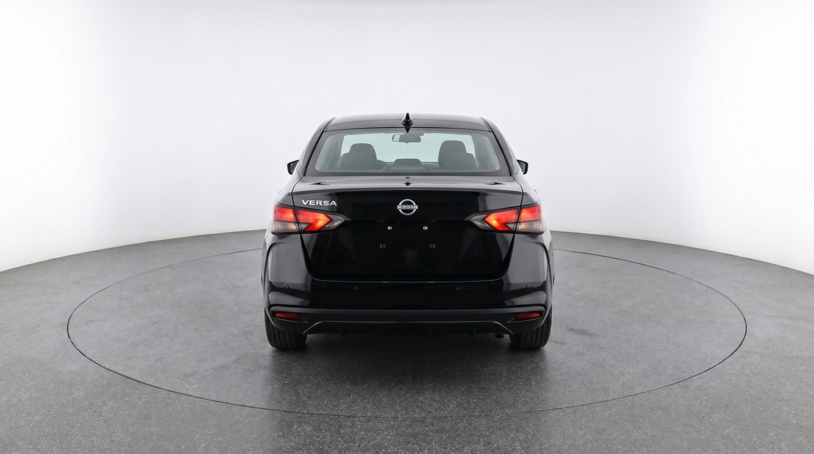 Used 2025 Nissan Versa SV image 7