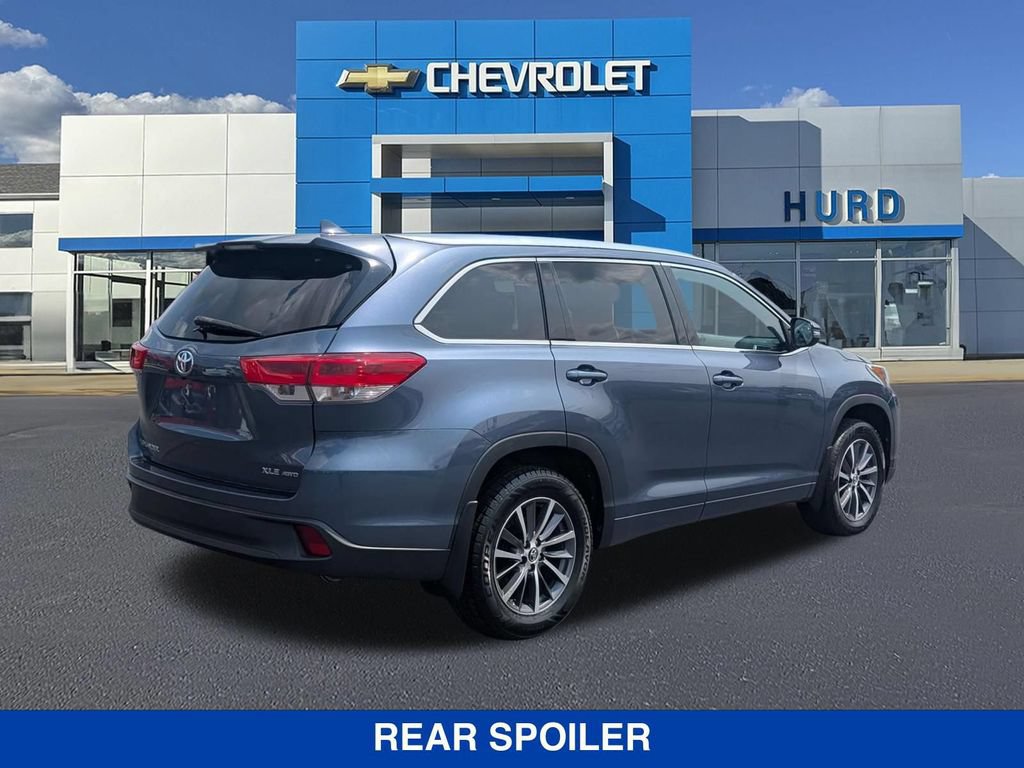 Used 2018 Toyota Highlander XLE w/ Carpet Mat Package (TMS) AWD/4WD image 4