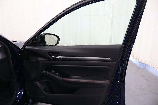 Used 2024 Nissan Altima 2.5 SR image 13