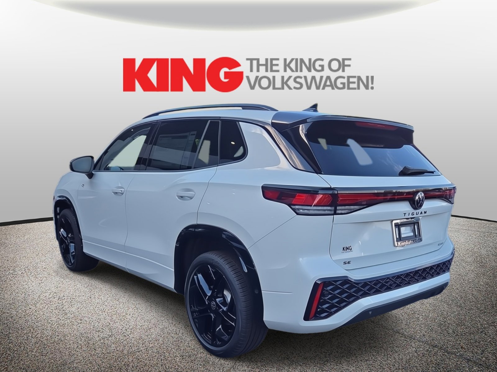 New 2025 Volkswagen Tiguan SE R-Line image 7