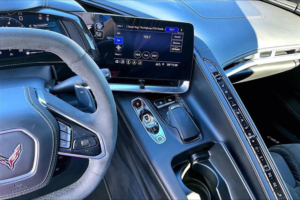 Used 2020 Chevrolet Corvette Stingray Premium Cpe w/ 3LT Preferred Equipment Group image 3