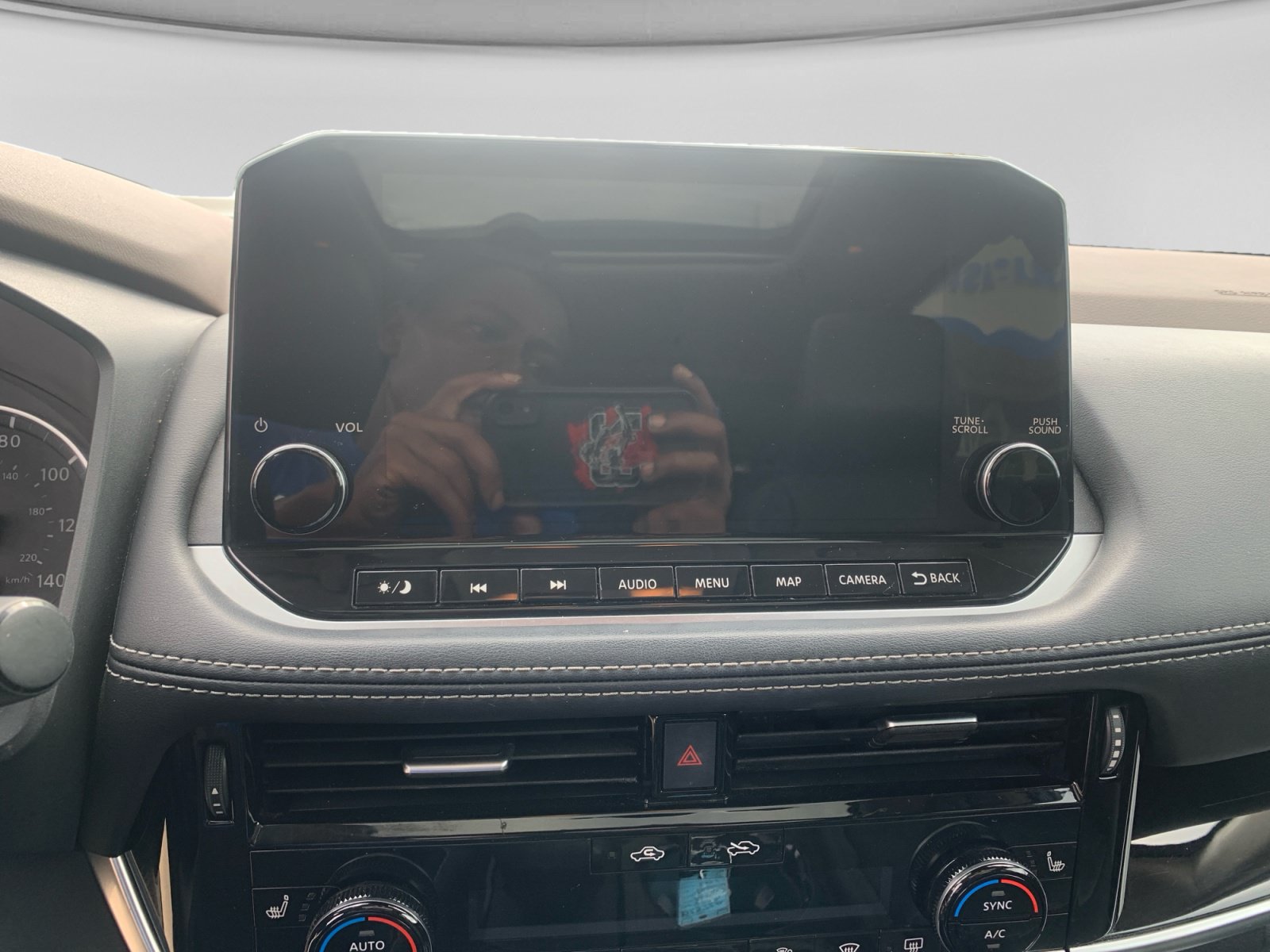 Used 2023 Nissan Rogue SL w/ SL Premium Package FWD image 24