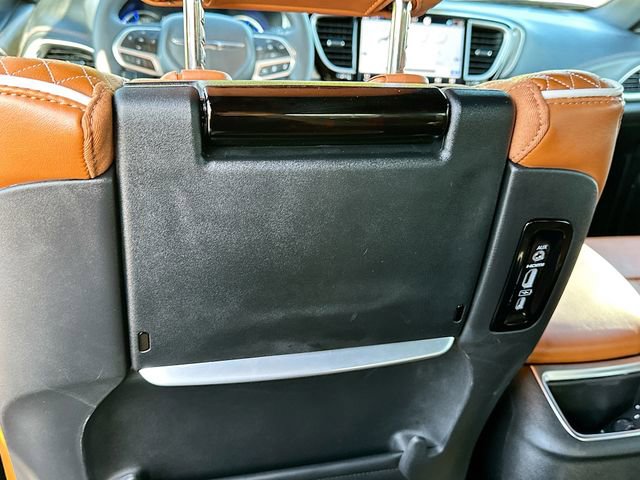 Used 2025 Chrysler Pacifica Pinnacle image 27