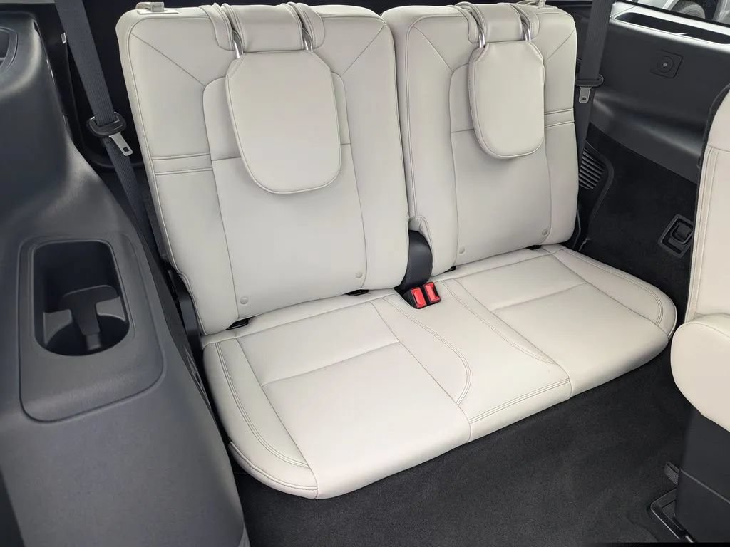 Used 2025 Lincoln Aviator 2WD image 15
