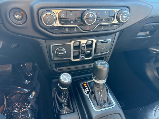 Used 2021 Jeep Wrangler Unlimited Sahara AWD/4WD image 23