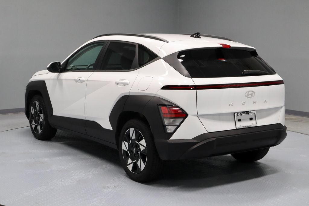 Used 2025 Hyundai Kona SEL FWD image 9