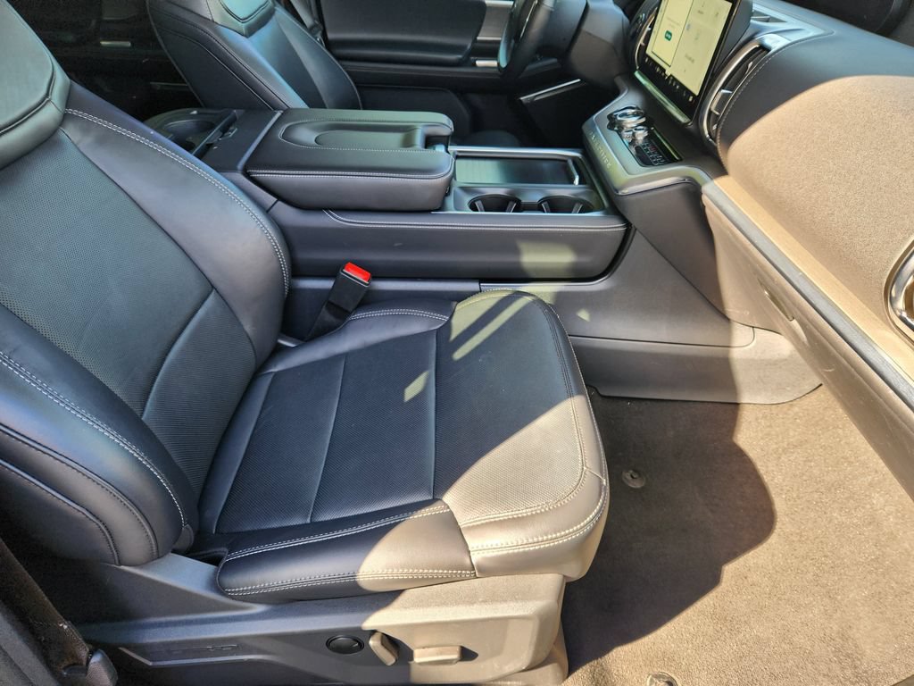Used 2025 Ford Expedition Max Platinum AWD/4WD image 16