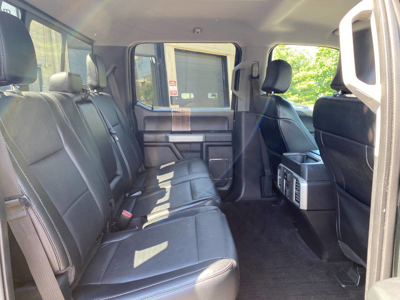 Used 2015 Ford F150 Lariat w/ Equipment Group 502A Luxury AWD/4WD image 28