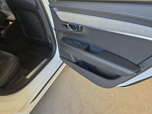 Used 2022 Volvo S90 B6 Inscription w/ Advanced Package image 27