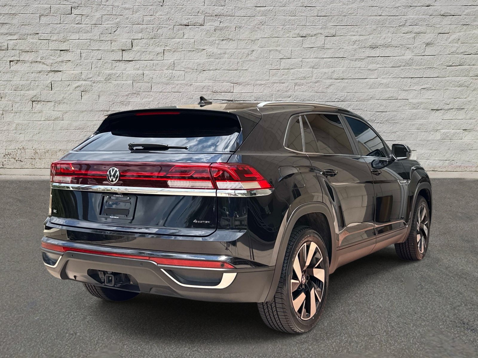 Used 2024 Volkswagen Atlas Cross Sport SE AWD/4WD image 5