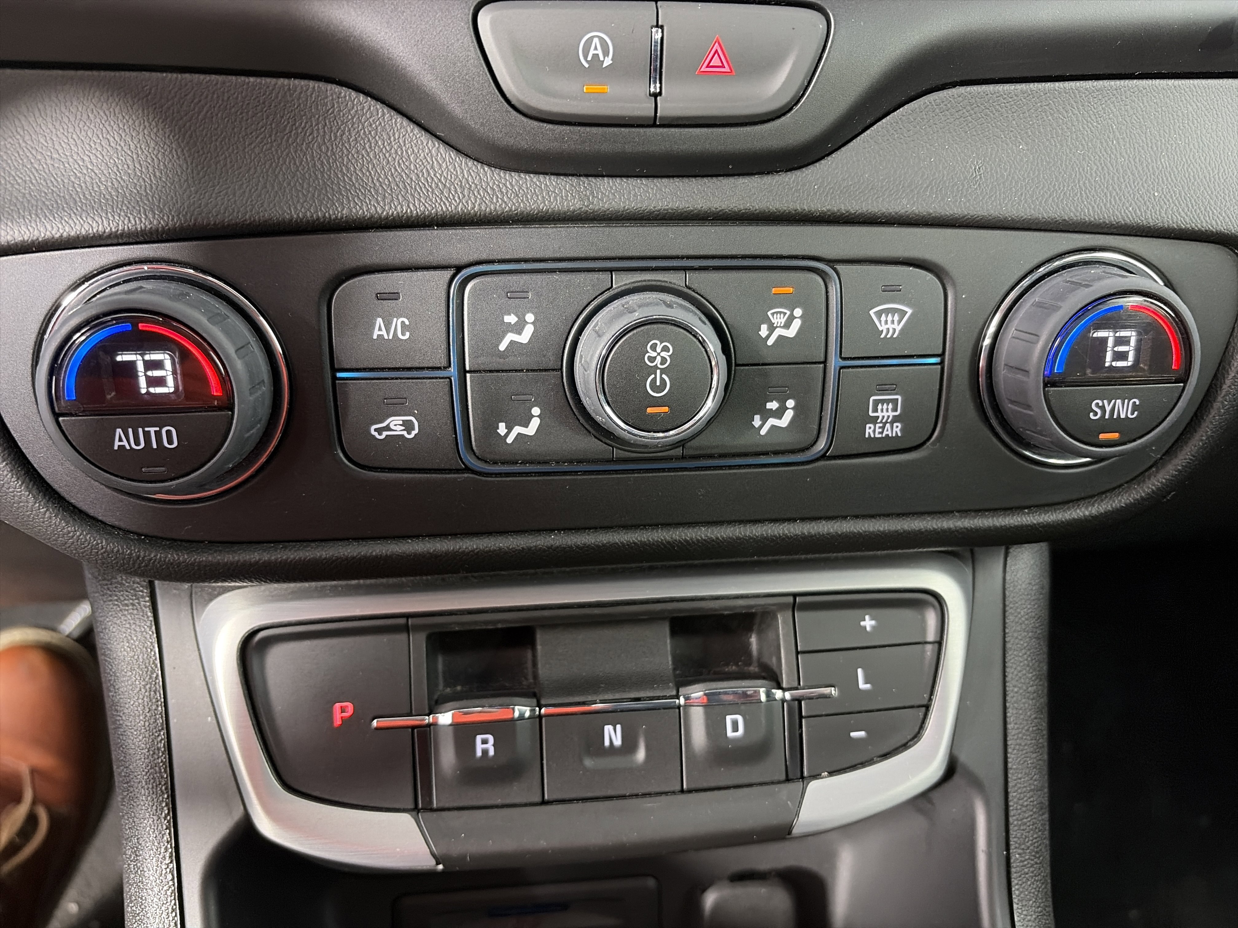 Used 2023 GMC Terrain SLT image 23