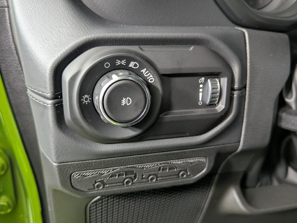 New 2026 Jeep Wrangler Unlimited Sahara AWD/4WD image 15