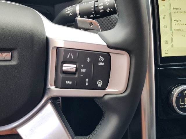 Used 2024 Land Rover Discovery Dynamic SE AWD/4WD image 29