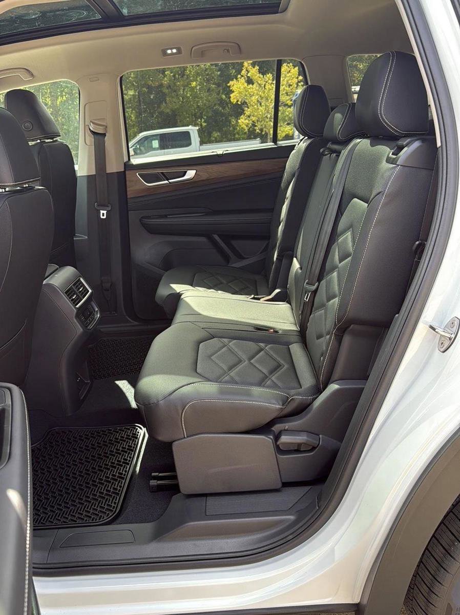 New 2026 Volkswagen Atlas SE image 18