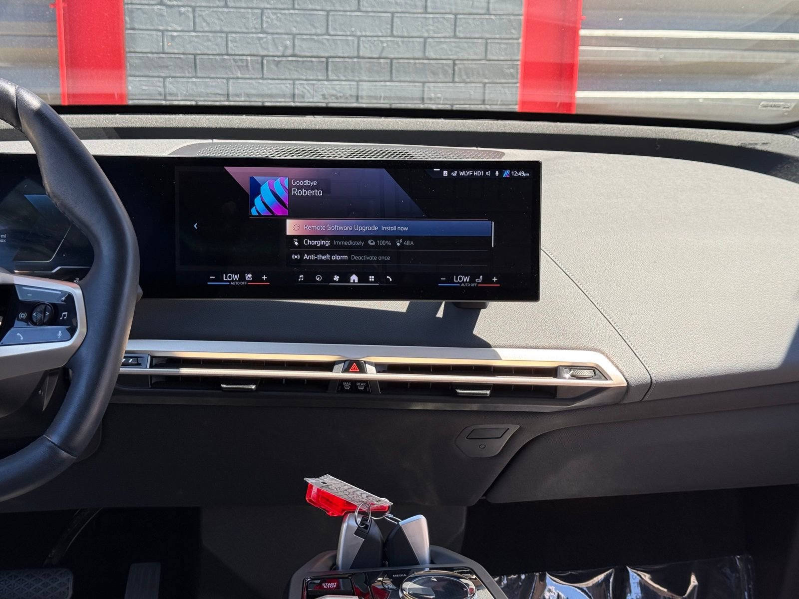 Used 2024 BMW iX xDrive50 w/ Premium Package image 23